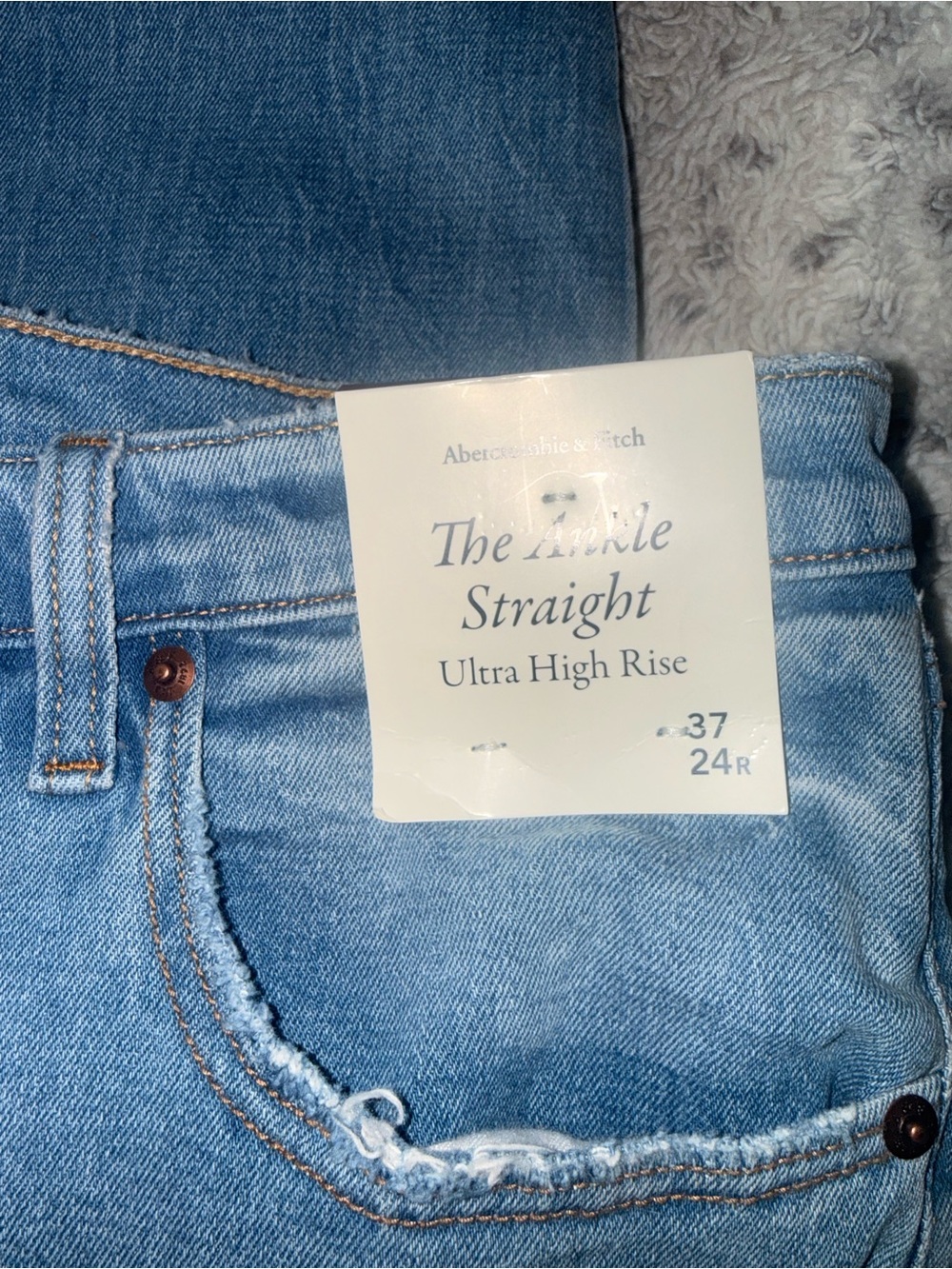 Abercrombie & Fitch The Ankle Straight Ultra High Rise Jeans - Light Blue